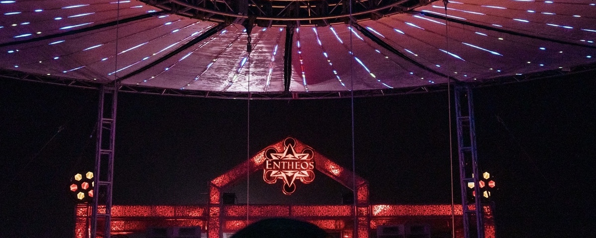 The Entheos Community in the World Banner